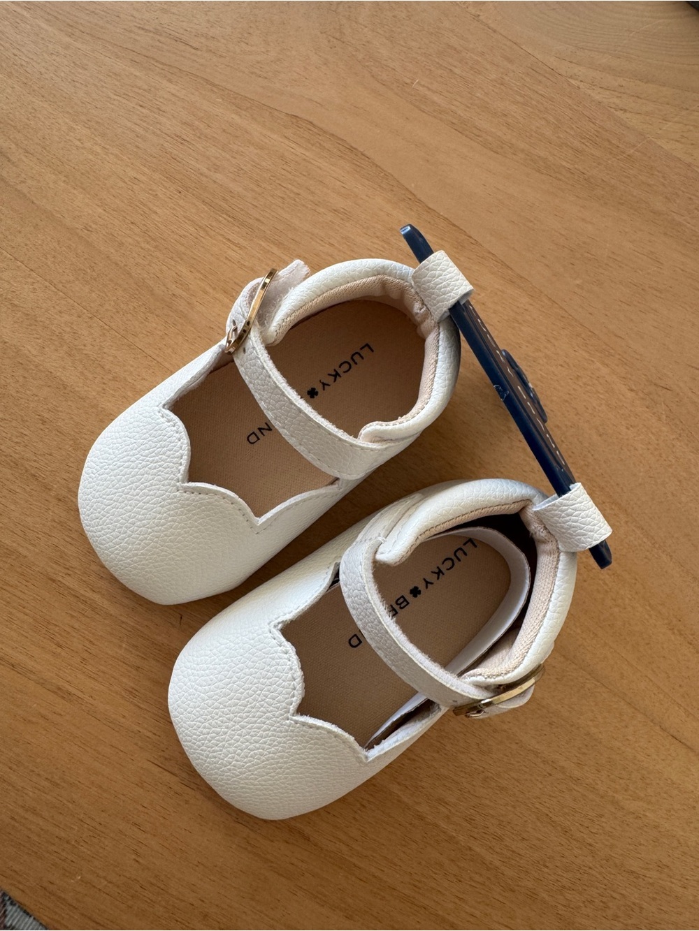 Lucky Brand Cream Scalloped Mary Jane Baby Shoes